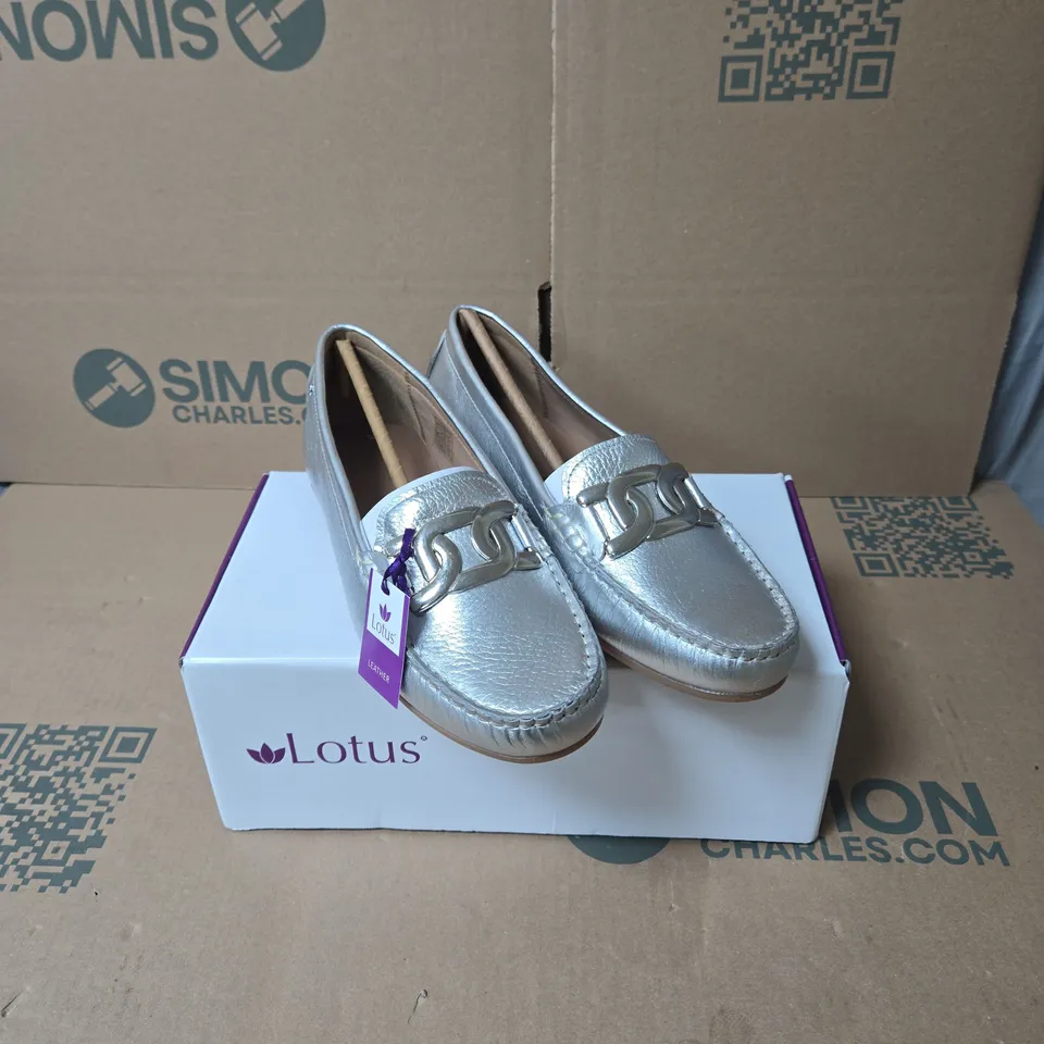 LOTUS MARTINO SILVER LEATHER SIZE 41 BOXED