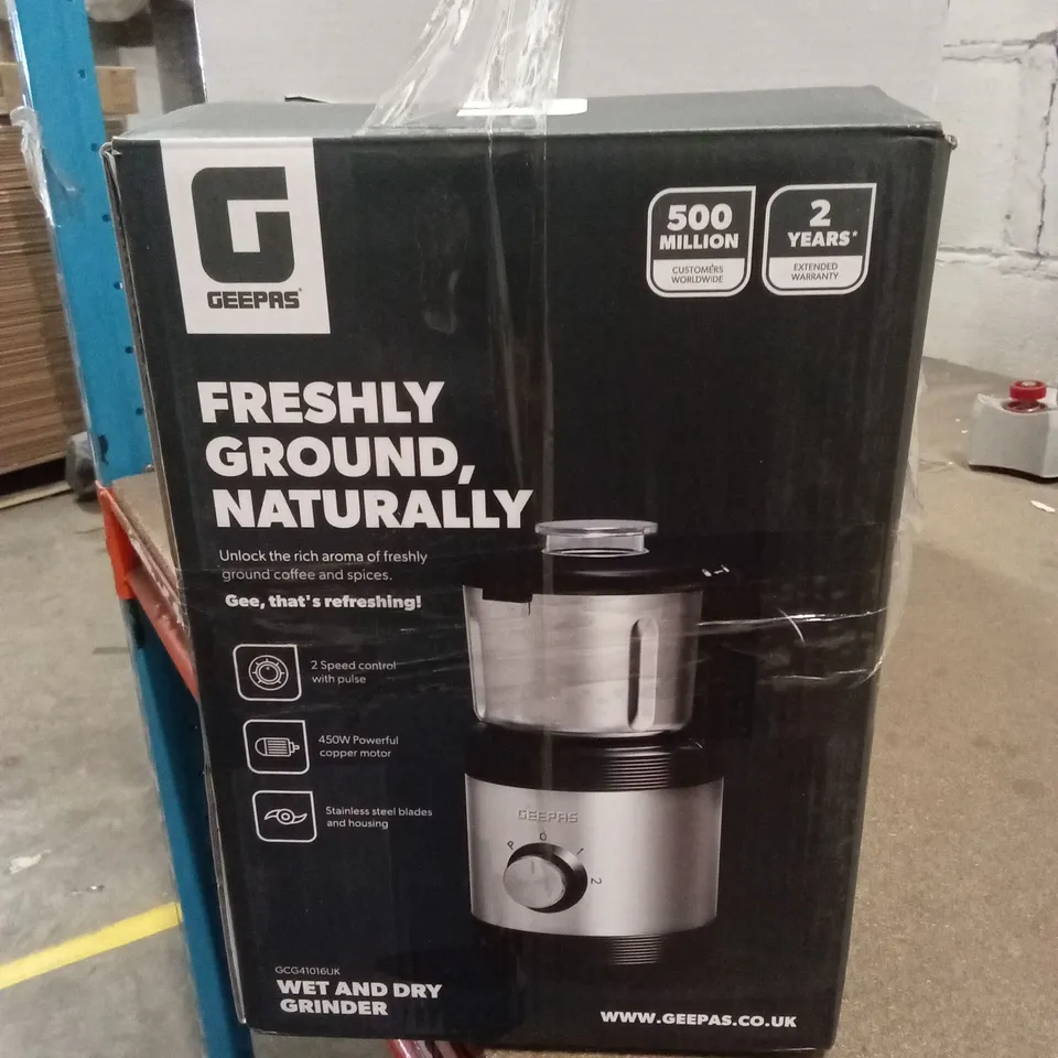 BOXED GEEPAS GCM41521UK ESPRESSO 1.5L COFFEE MACHINE WITH MILK FROTHER AND COFFEE GRINDER INCLUDED