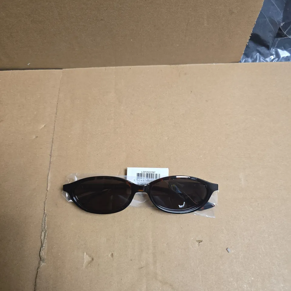 LE SPECS BLACK SUNGLASSES
