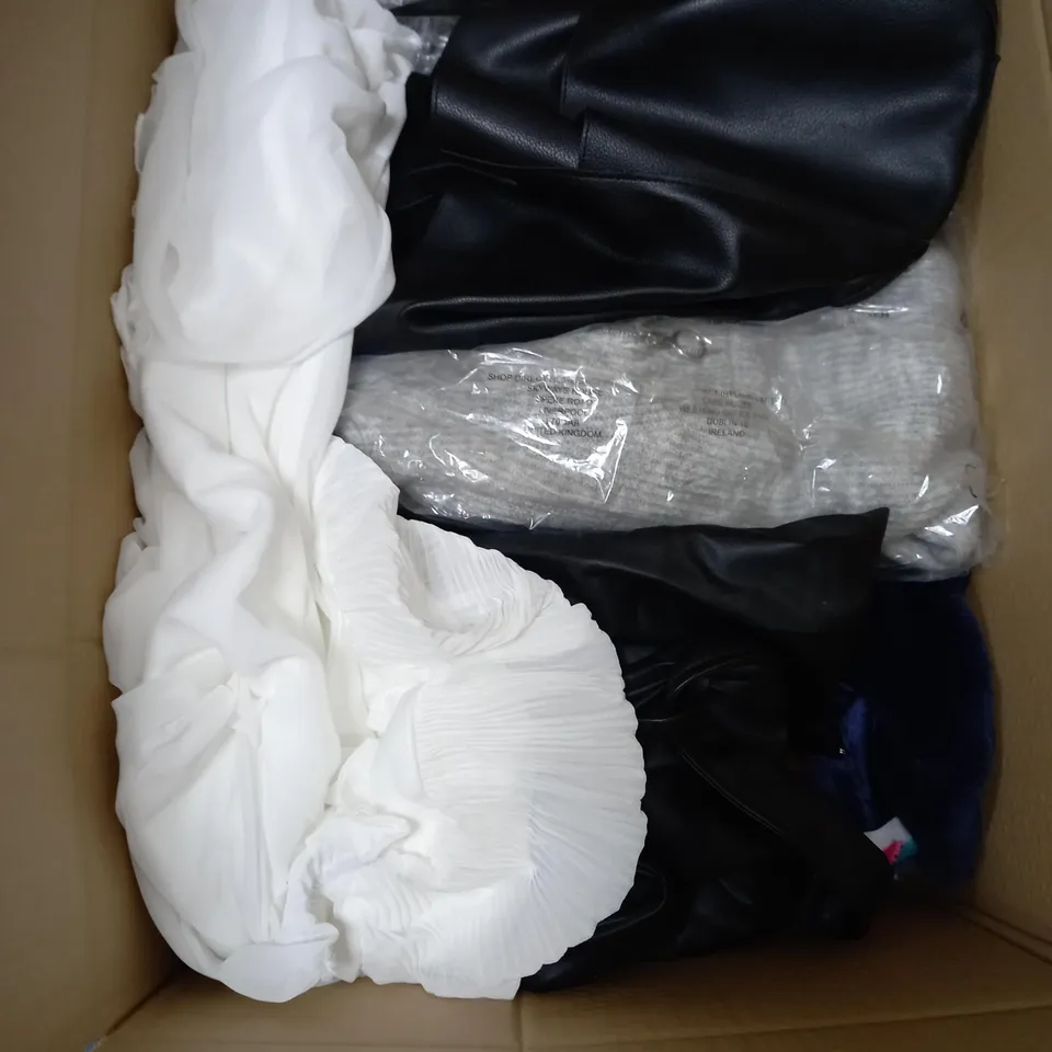BOX OF APPROX. 50 ASSORTED CLOTHING VARYING IN SIZE/COLOUR/STYLE TO INCLUDE:  TOPS, TROUSERS, JUMPERS