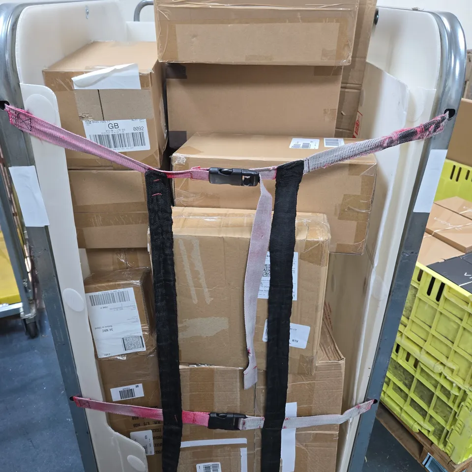 APPROXIMATELY 20 ASSORTED ITEMS TO INCLUDE LAMPS, CLEANING BRUSH, DRAIN CLEANER, ETC - COLLECTION ONLY