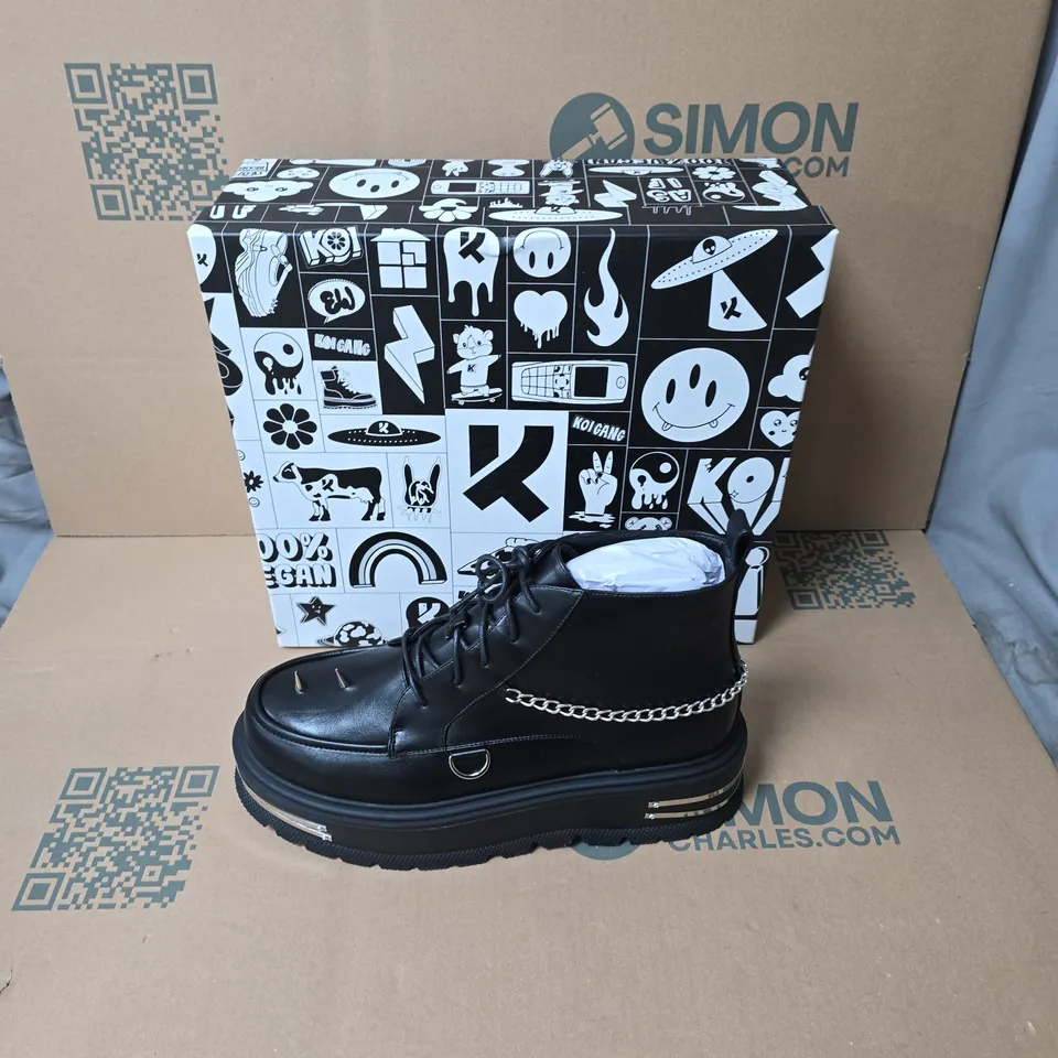 BOXED KOI THE SILENCE MENS PLATFORM GRUNGE BOOTS BLACK SIZE UK 7