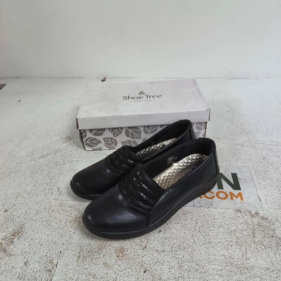UK 8 SHOE TREE COMFORT IRENE BLACK SLIP-ON SHOES – BOXED