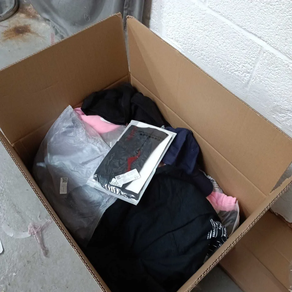 CLOTHING LOT – ASSORTED GARMENTS IN CARDBOARD BOX OF APPROXIMATLEY 35 ITEMS