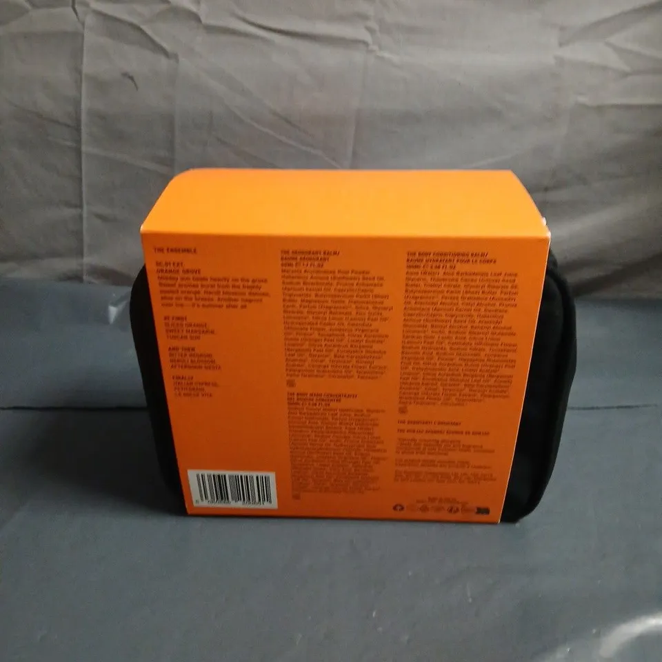 THE ENSEMBLE SC.01 EXT ORANGE GROVE AKT GIFT SET