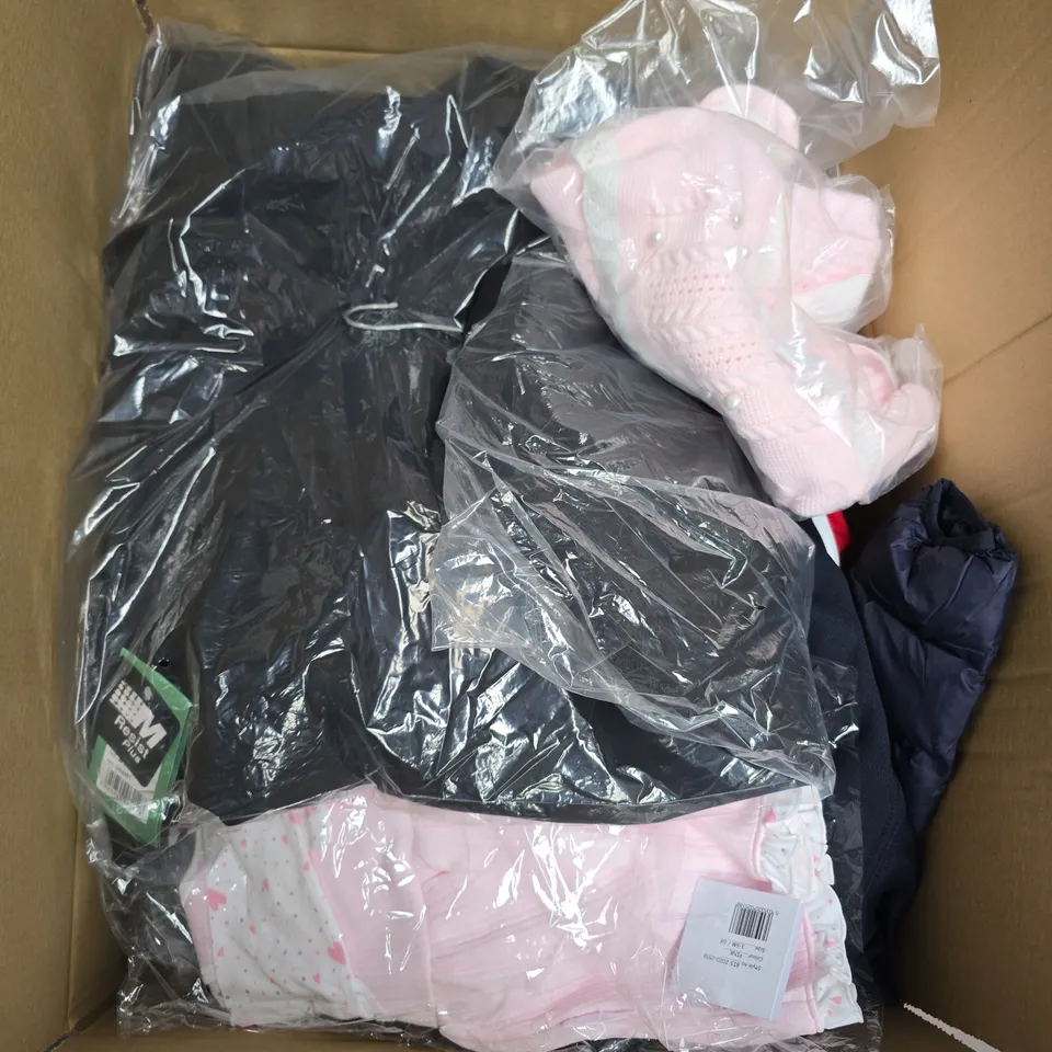 BOX OF APPROXIMATELY 25 ASSORTED KIDS CLOTHING ITEMS TO INCLUDE - TOP , SHORTS , T-SHIRT ETC