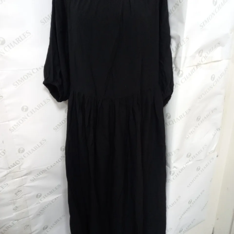 SOYACONCEPT OVERSIZED DRESS IN BLACK SIZE M