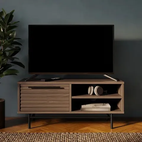 BOXED BRYANT SMALL TV UNIT FOR TVS UP TO 40" - WALNUT EFFECT (1 BOX)