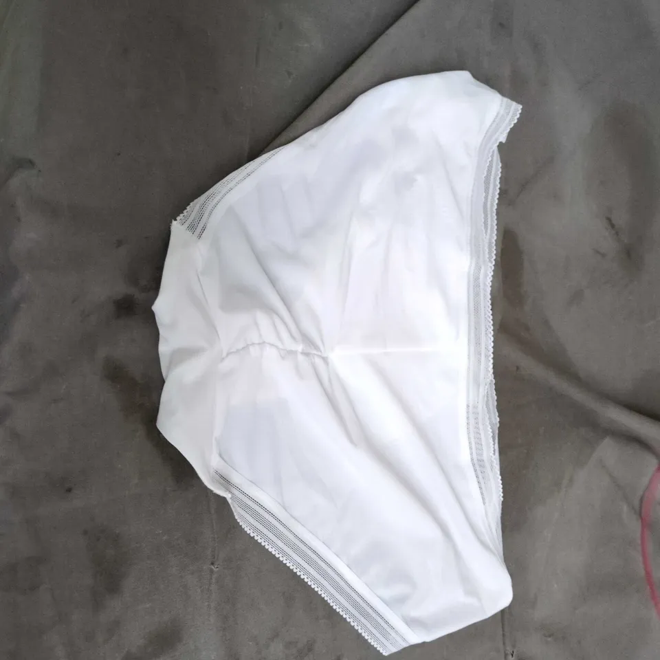 FANTASIE LINGERIE WHITE LACE BRIEFS, UK 18
