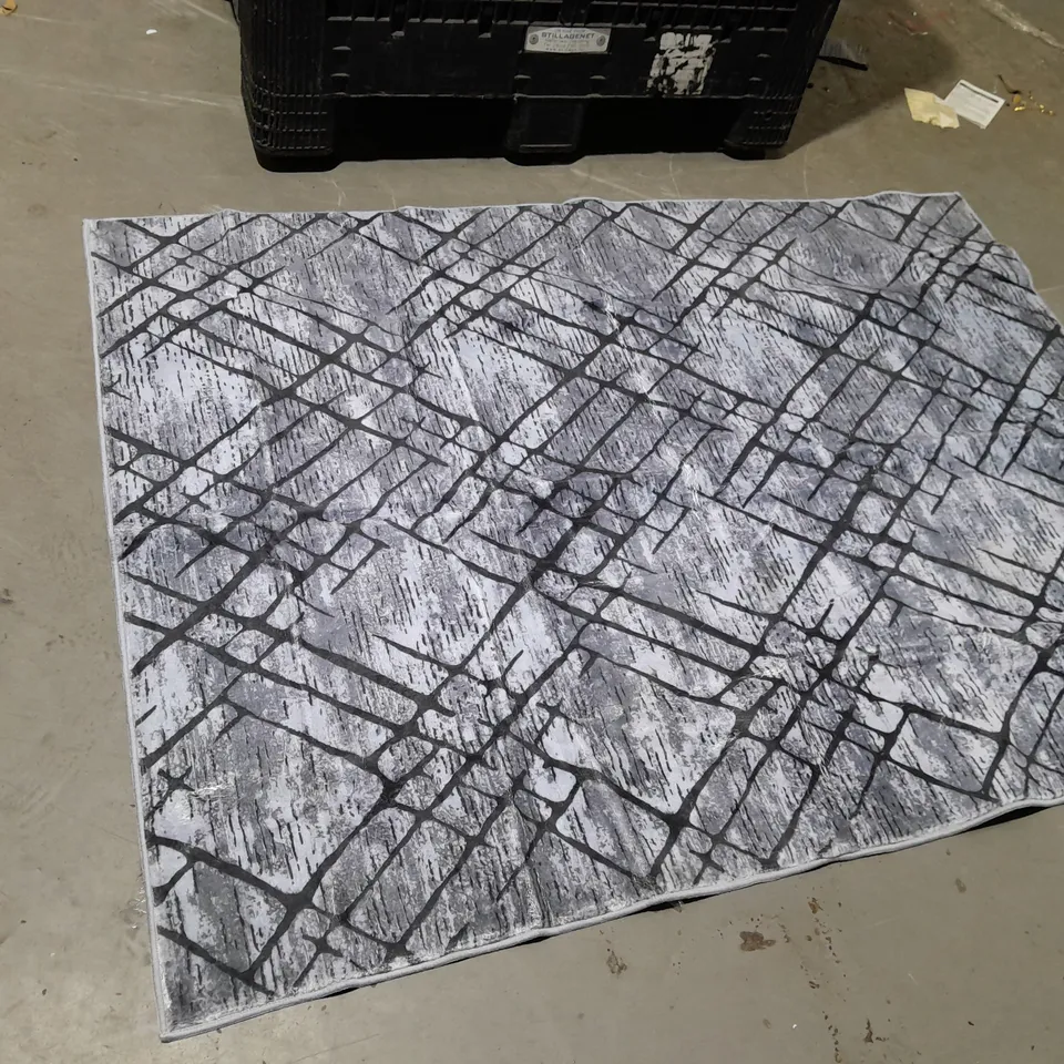 121/160CM BLUE/BLACK PATTERN RUG