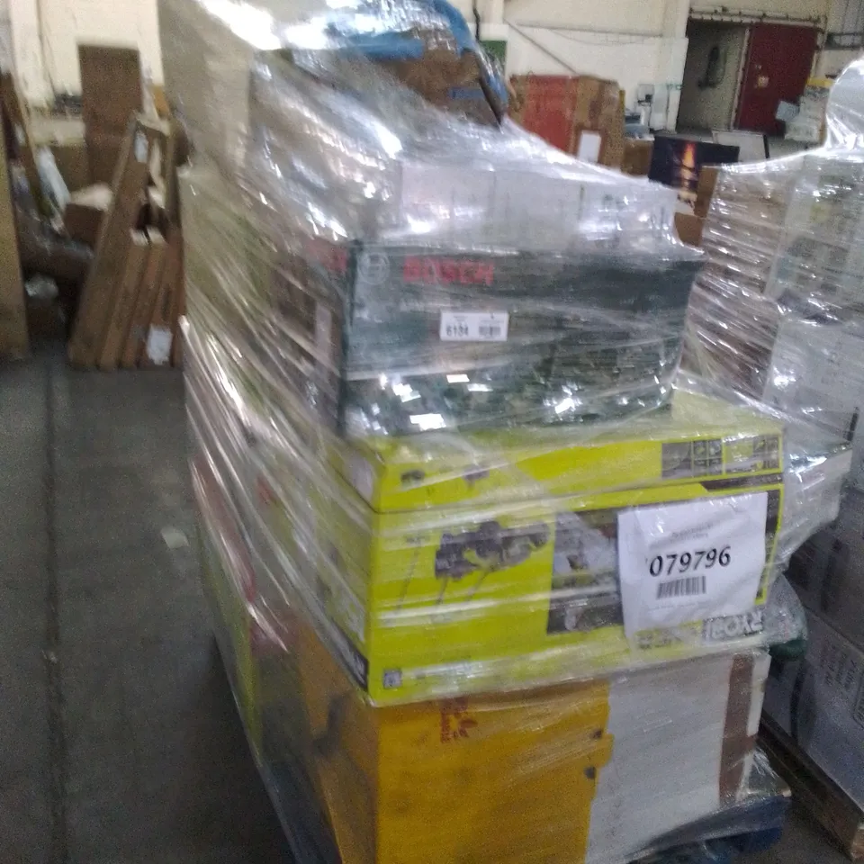PALLET OF APPROXIMATELY 13 UNPROCESSED RAW RETURN HOUSEHOLD AND ELECTRICAL GOODS TO INCLUDE;
