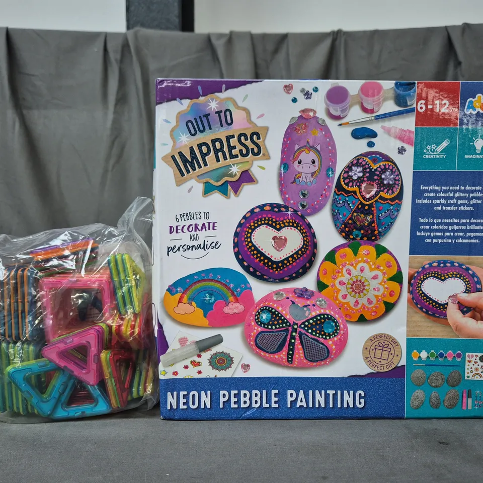 BOX OF APPROXIMATELY 15 ASSORTED TOYS AND GAMES TO INCLUDE NEON PEBBLE PAINTING, MAGICAL MAGNETS, ETC - COLLECTION ONLY