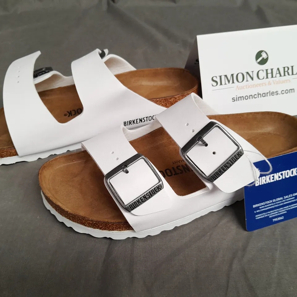 PAIR OF BIRKENSTOCK ARIZONA TWO SANDALS - 38 245 L7 M5