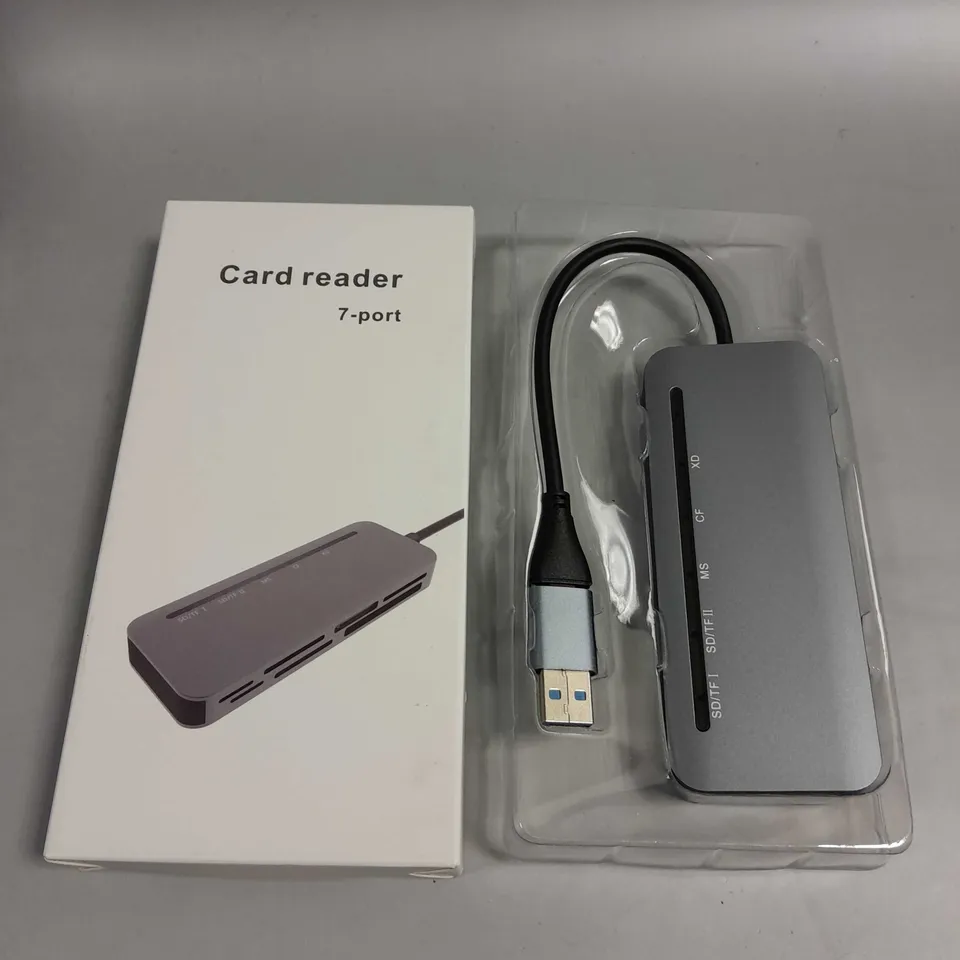 BOXED 7-PORT USB CARD READER 