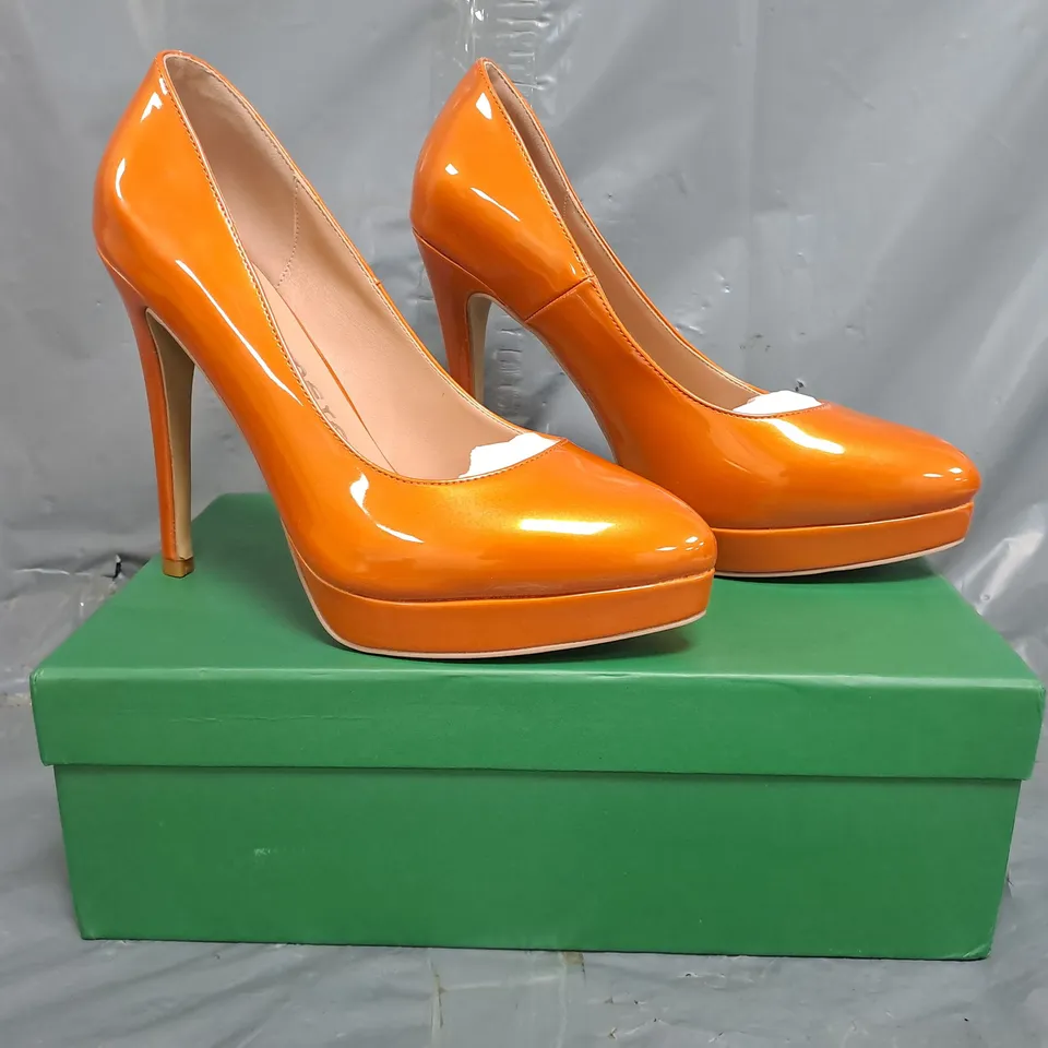 BOXED PAIR OF CASTAMERE CLOSED TOE STILETTO HEEL LOW PLATFORM SHOES IN ORANGE SIZE EU 38