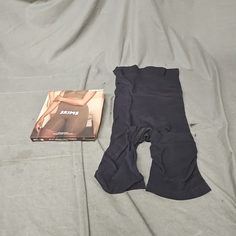 SKIMS SEAMLESS SCULPT HIGH WAIST OBOVE THE KNEE SHORT IN ONYX SIZE XL