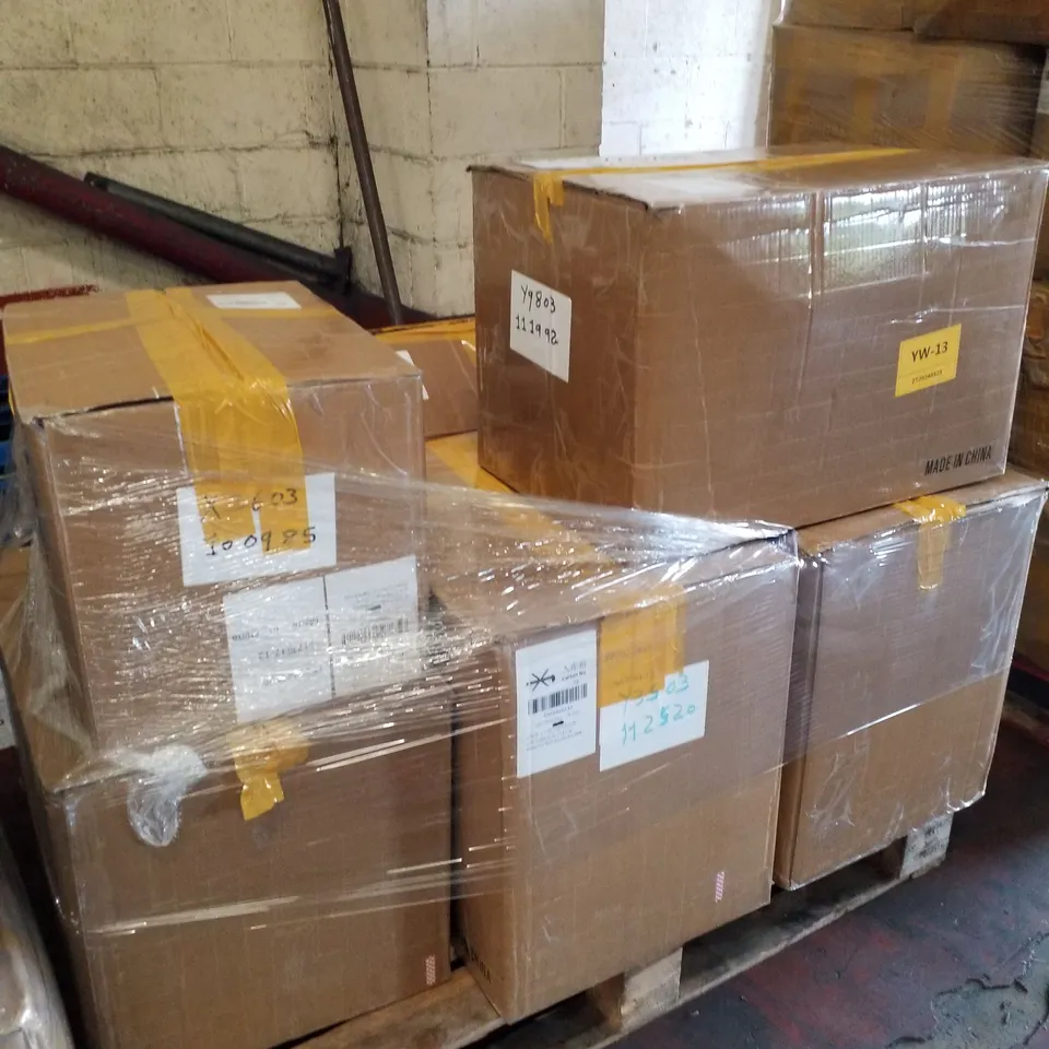 PALLET OF APPROXIMATELY 230 BRAND NEW GARDEN FURNITURE COVERS