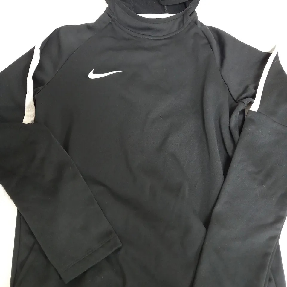 NIKE DRI FIT HOODED JUMPER IN BLACK - SMALL