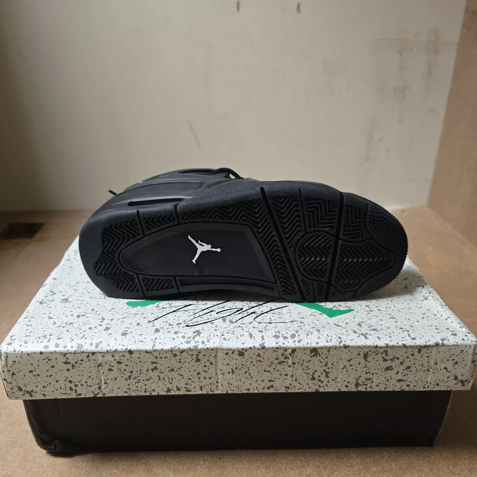 AIR JORDAN 4 RM TRAINERS – BLACK/WHITE, UK 6 