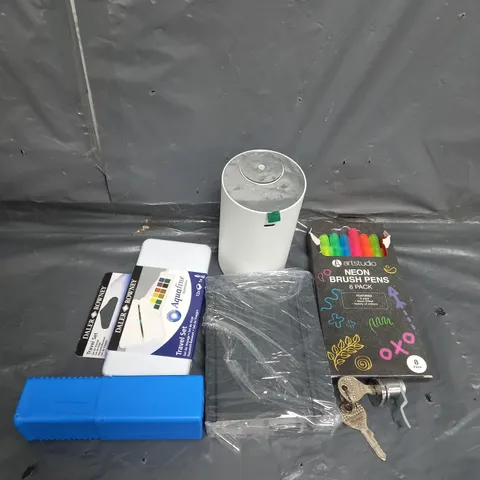 APPROXIMATELY 10 ASSORTED HOUSEHOLD ITEMS TOO INCLUDE TOOLS , TRAVEL KIT , HIGHLIGHTERS , ETC