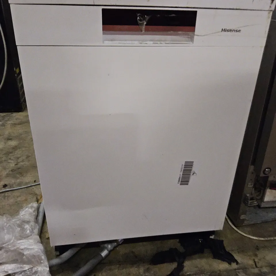 HISENSE WHITE FULL SIZE DISHWASHER 