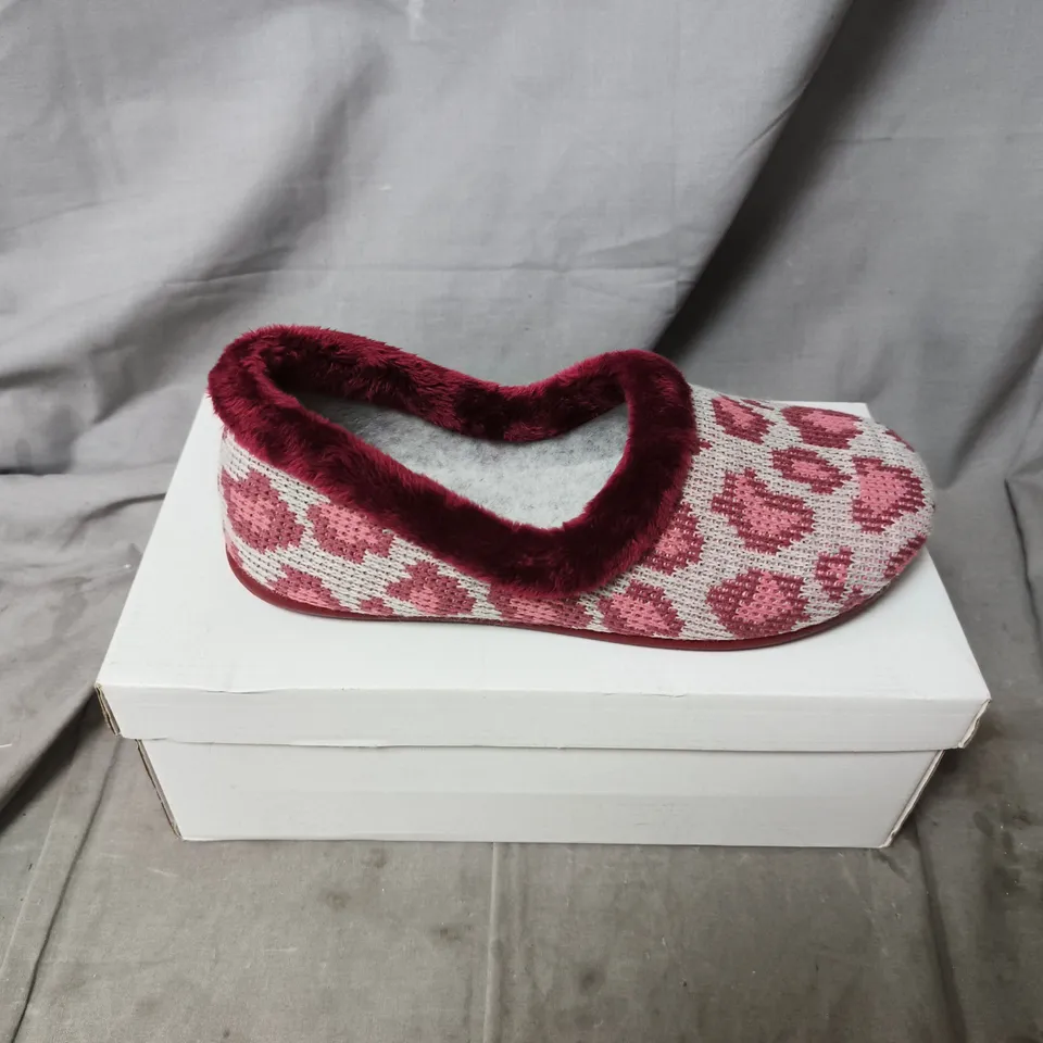 LOTUS LADIES' HEART-PATTERN SLIPPERS WITH BURGUNDY FUR TRIM SIZE EU 39