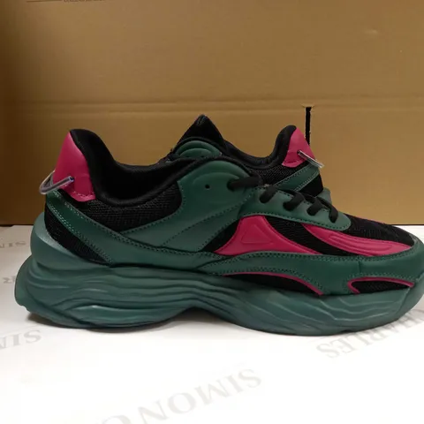 KOI GREEN/PINK DETAILED VEGAN TRAINERS