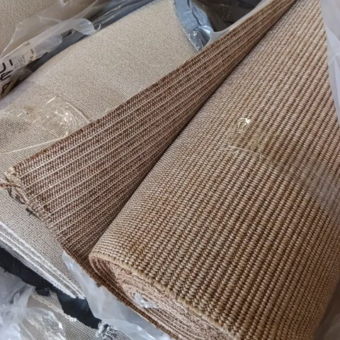 ROLL OF QUALITY EASISIAL LINEA CARPET // APPROX SIZE: 12.90 X 4.00M