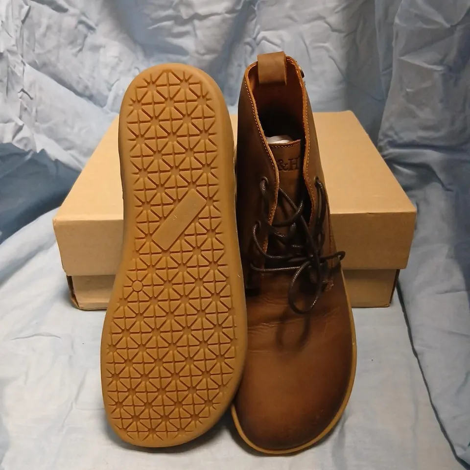 OAK & HYDE SPRUCE BROWN LEATHER BOOTS – UK 8 (EU 42)