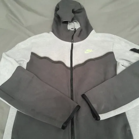 NIKE LOGO TECH JACKET SIZE S