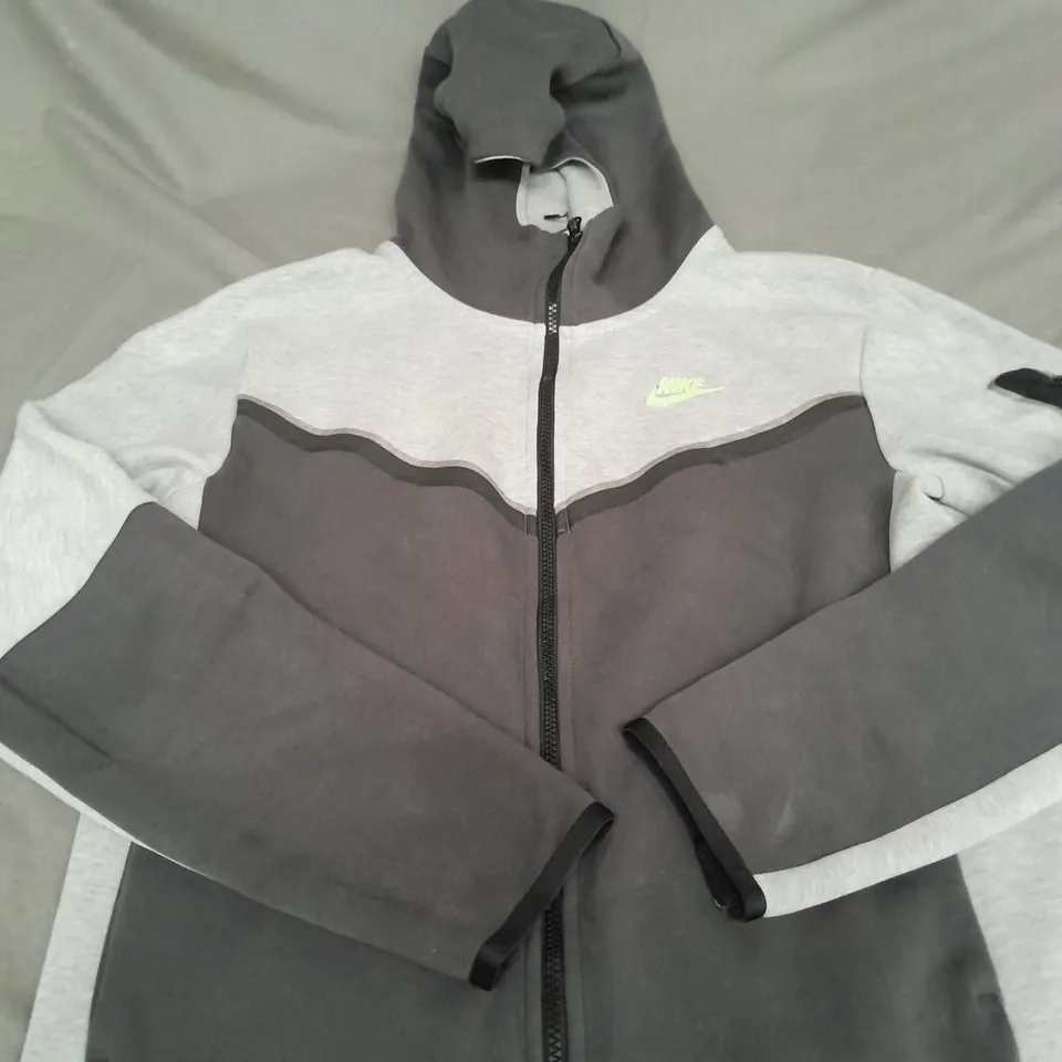 NIKE LOGO TECH JACKET SIZE S