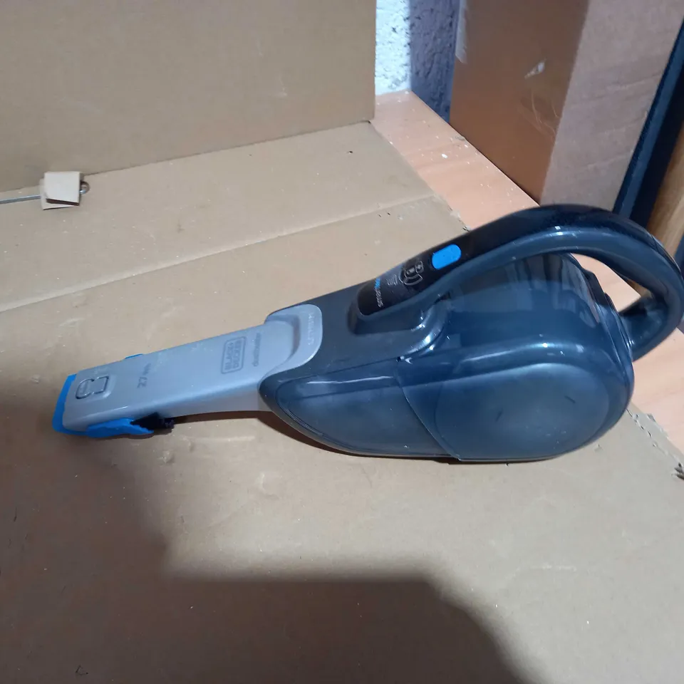 BLACK + DECKER SMARTTECH DUSTBUSTER 