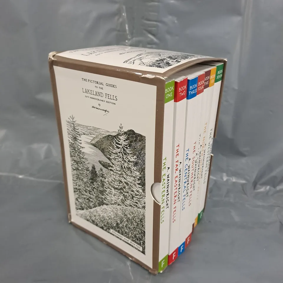 LAKELAND FELLS BOOK SET 