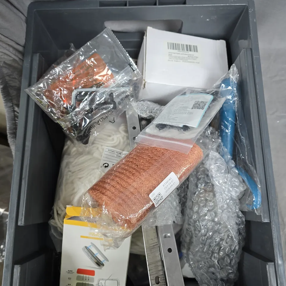 BOX OF APPROXIMATELY 20 HOUSEHOLD ITEMS INCLUDING:FABRIC TUBE TURNERS, C CLAMP AND 170MM MANHOLE KEYS