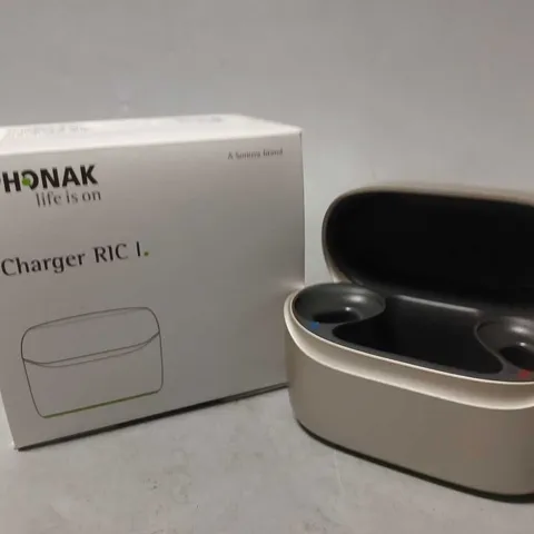 BOXED PHONAK CHARGER RIC 1 CASE