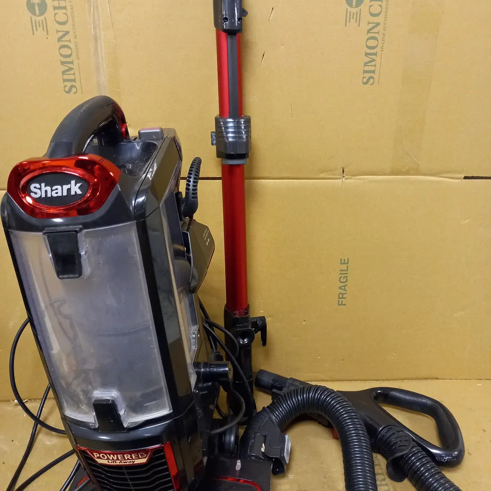 SHARK UPRIGHT VACUUM CLEANER 