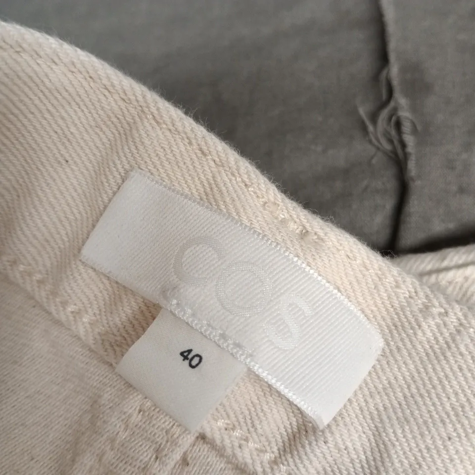 COS WOMEN'S SHORTS – LIGHT BEIGE, UK 12