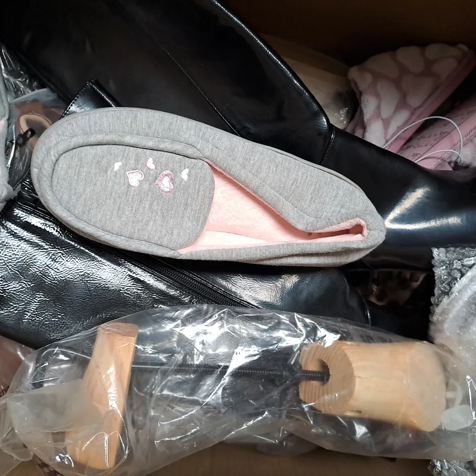 BOX OF APPROXIMATELY 15 ASSORTED PAIRS OF SHOES AND FOOTWEAR ITEMS IN VARIOUS STYLES AND SIZES TO INCLUDE NUTMEG, RIVER ISLAND, ETC