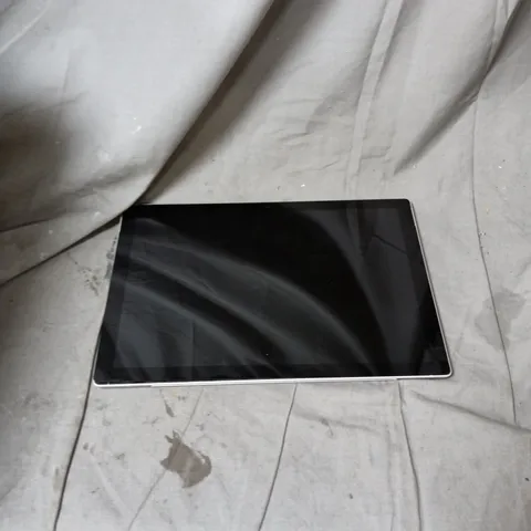 Microsoft Surface Pro 5 Tablet – 12.3" display, 8GB RAM, 256GB SSD