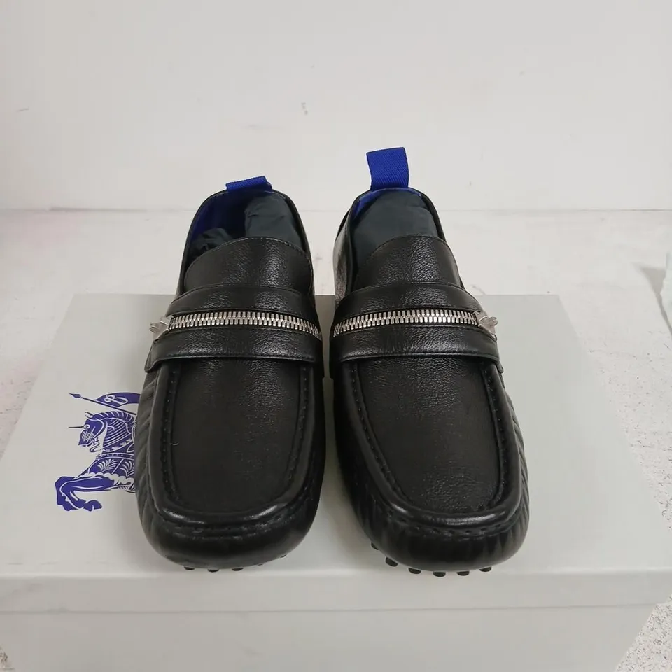 BURBERRY LEATHER SLIP-ON LOAFERS – BLACK, UK 7 (EUR 41)