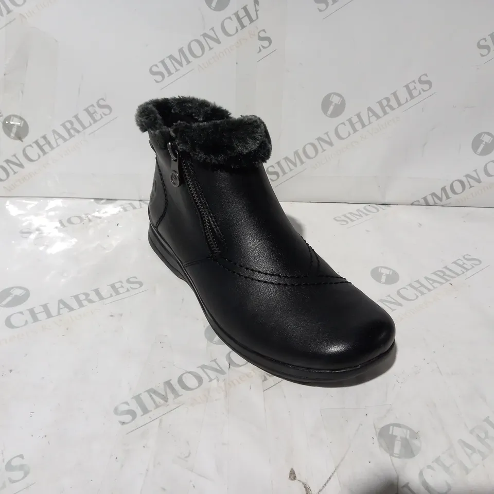 BOXED PAIR OF RIEKER FUR CUFF BOOTS IN BLACK UK SIZE 5
