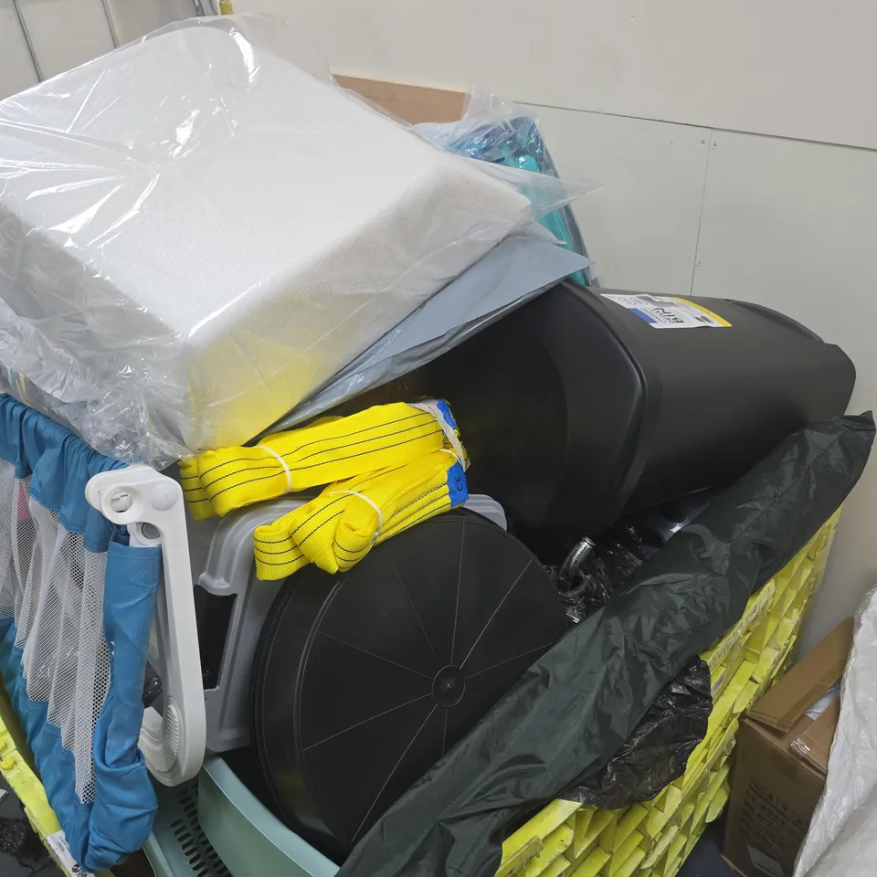 PALLET OF APPROX 20 ASSORTED HOUSEHOLD ITEMS TO INCLUDE PIILOWS , TOILET ROLLS AND HOOVER PARTS AND ACCESSORIES