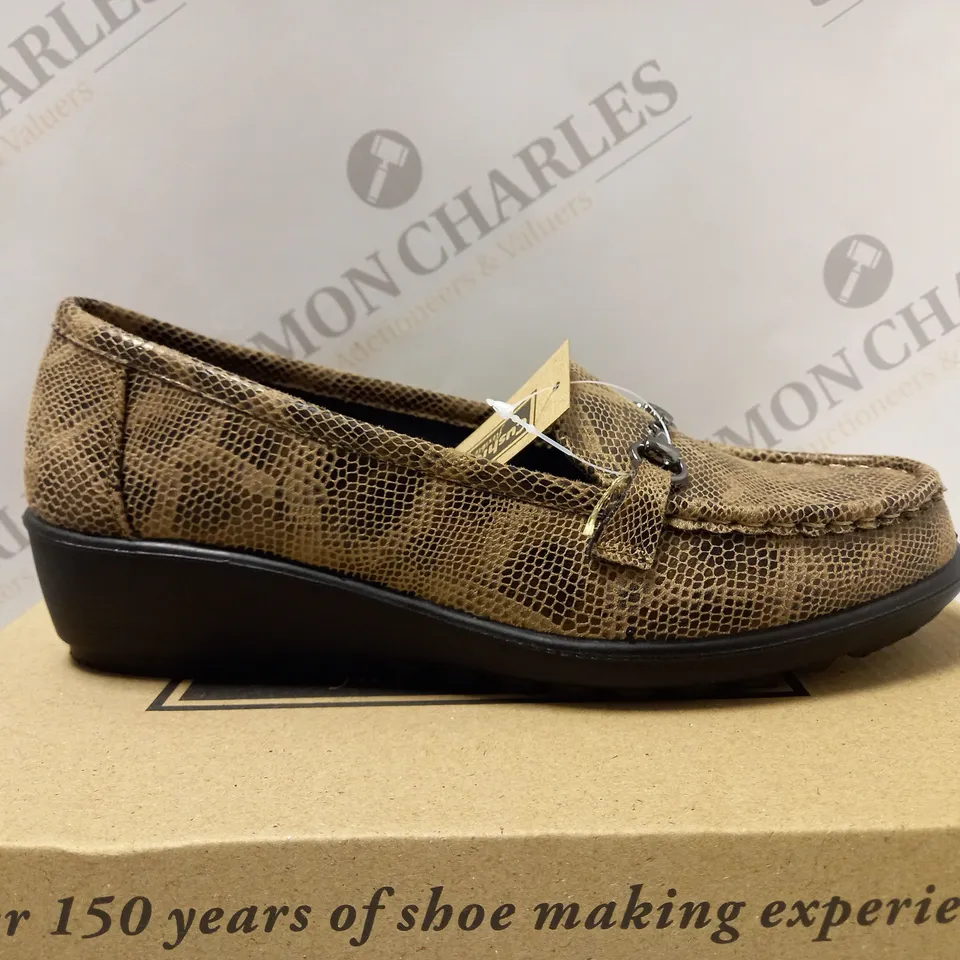 BOXED PAIR OF CUSHION WALK SLIP ON SHOES, NATURAL - SIZE 5 