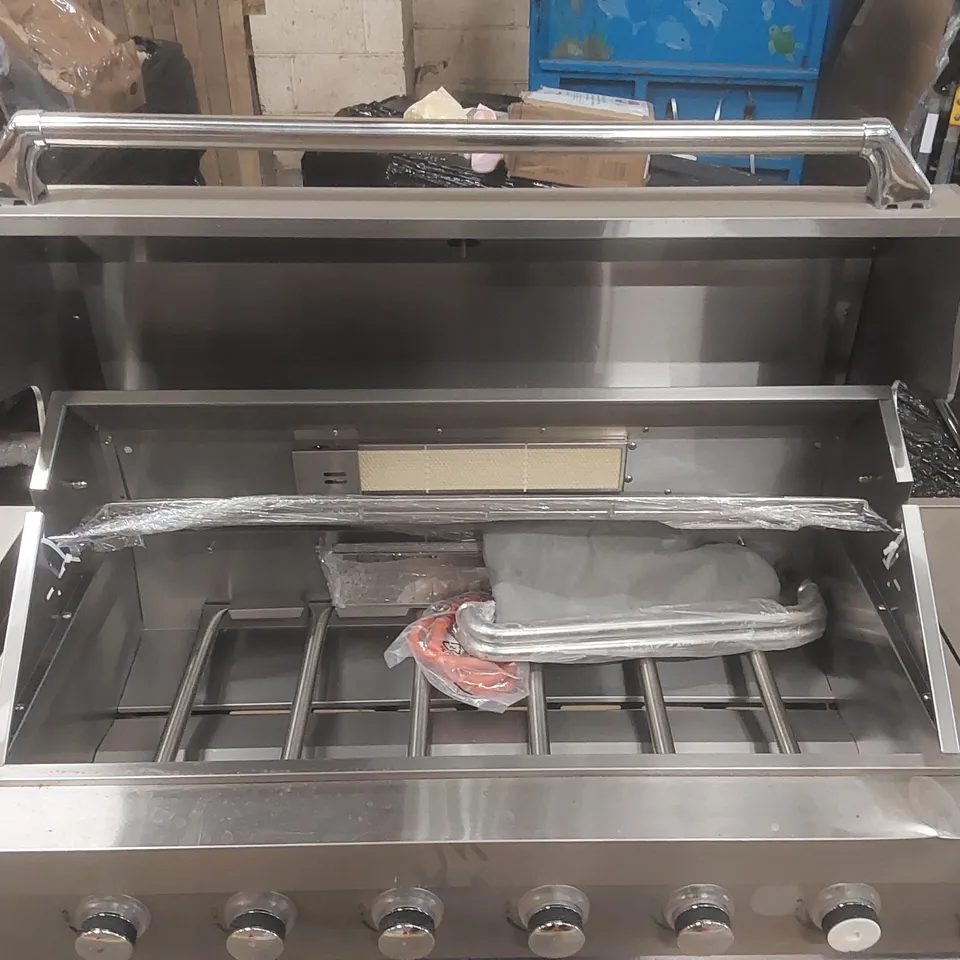 MONSTER GRILL - ULTIMATE OUTDOOR KITCHEN - 6 BURNER GAS BBQ GRILL WITH FRIDGE AND SINK