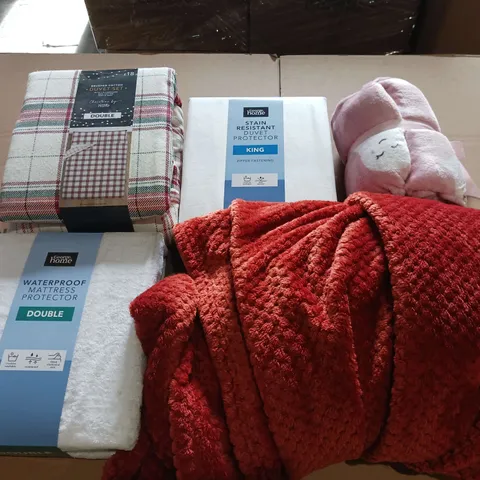BOX OF APPROXIMATELY 12 ASSORTED BEDDING AND SOFT FURNISHING ITEMS TO INCLUDE - DUVET SETS, THROW BLANKETS, AND DUVET PROTECTOR ETC.