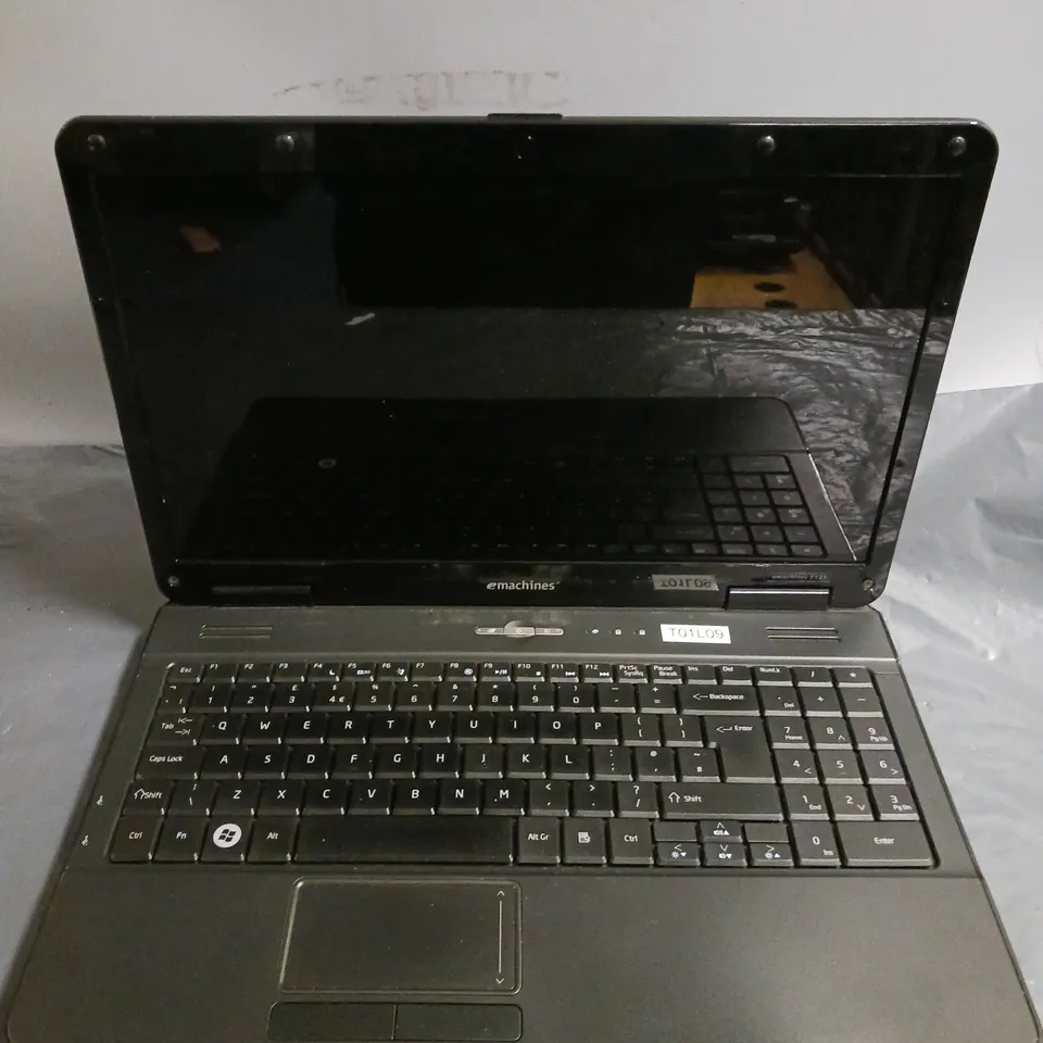 EMACHINES E525 LAPTOP