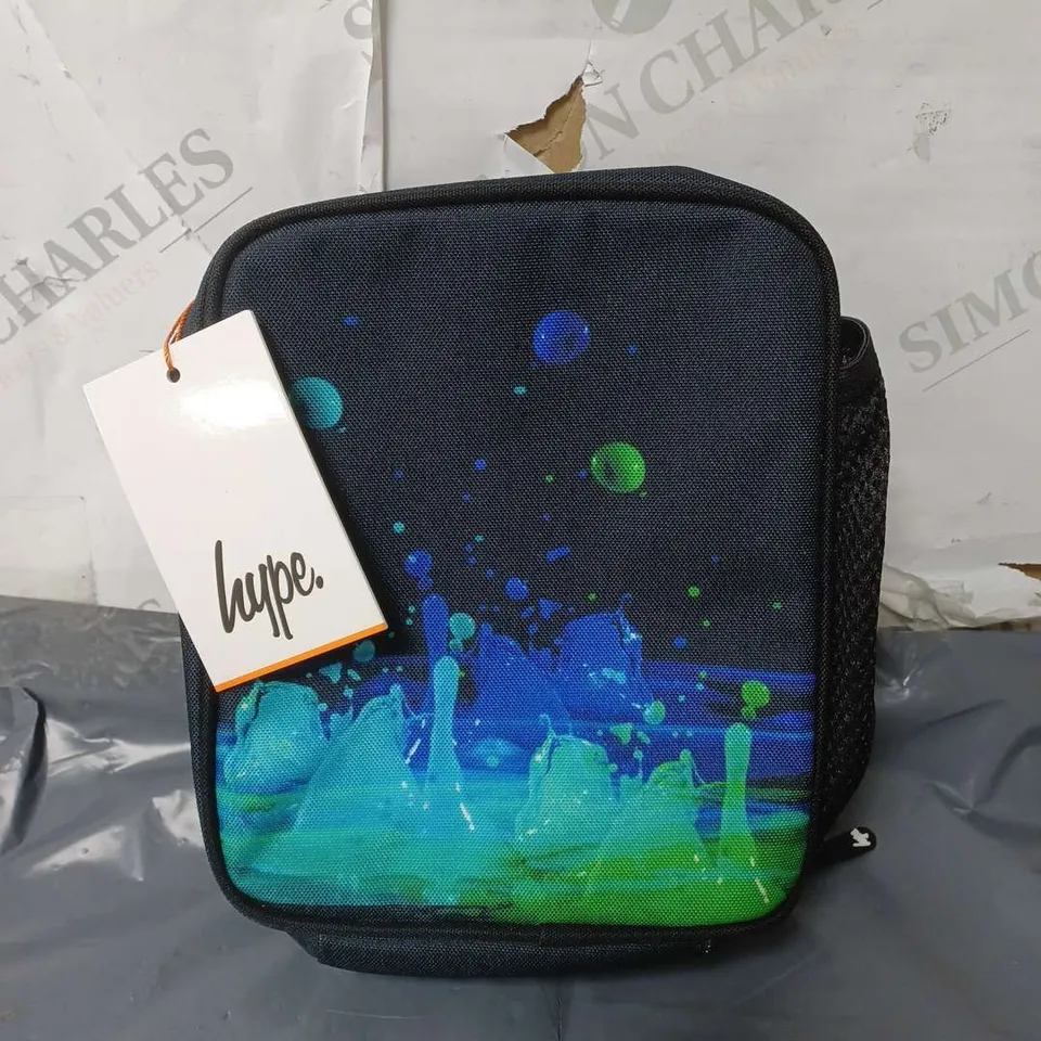 HYPE KIDS BLACK 3D DROPLETS LUNCH BOX