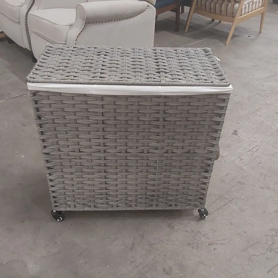 LAUNDRY BASKET ON WHEELS