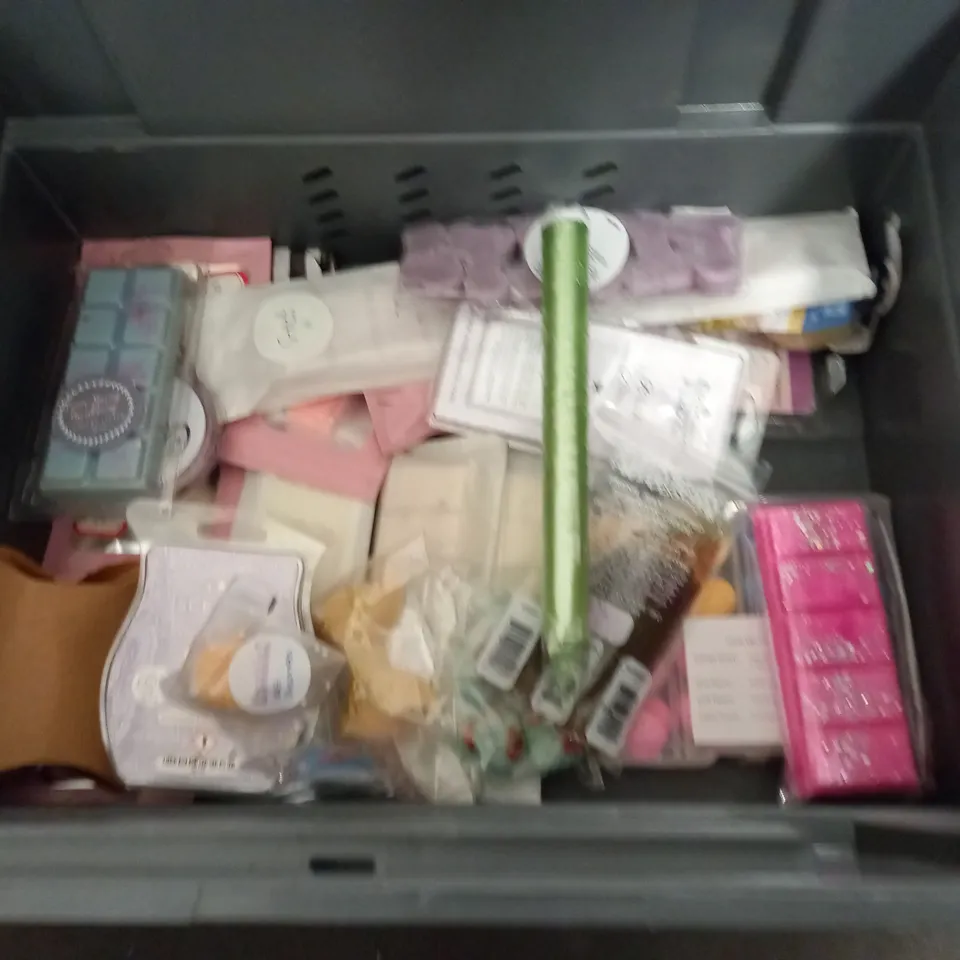 LOT OF ASSORTED HOME FRAGRANCE ITEMS TO INCLUDE WAX MELTS, ROOM SPRAY AND INCENSE