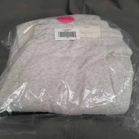 SEALED SET OF 3 HOLLISTER JOGGERS IN VARIOUS COLOURS TO INCLUDE - GREY , BROWN , BLACK - XL